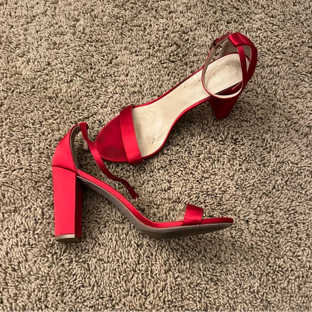 Lulu’s red satin high heels ❤️
